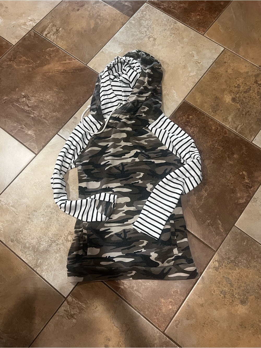 Camo sweater with thumb holes